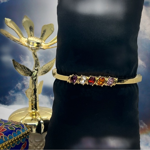 Hinged Oval Bangle w/Faceted Faux Colored Glass Stones - Picture 5 of 7